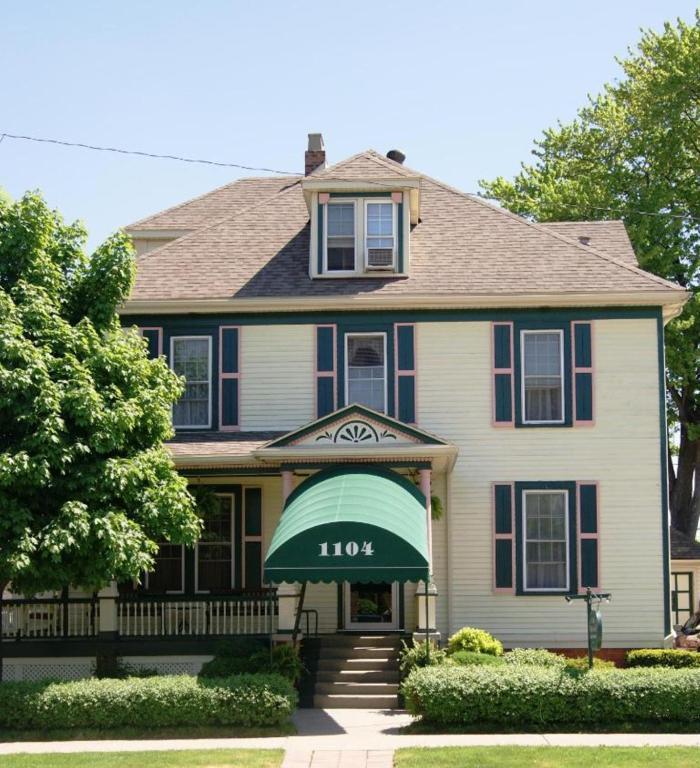 Ye Olde Walkerville Bed & Breakfast Windsor Exterior photo
