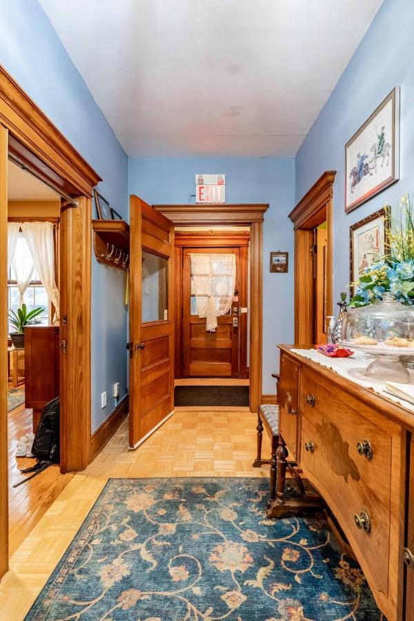 Ye Olde Walkerville Bed & Breakfast Windsor Exterior photo
