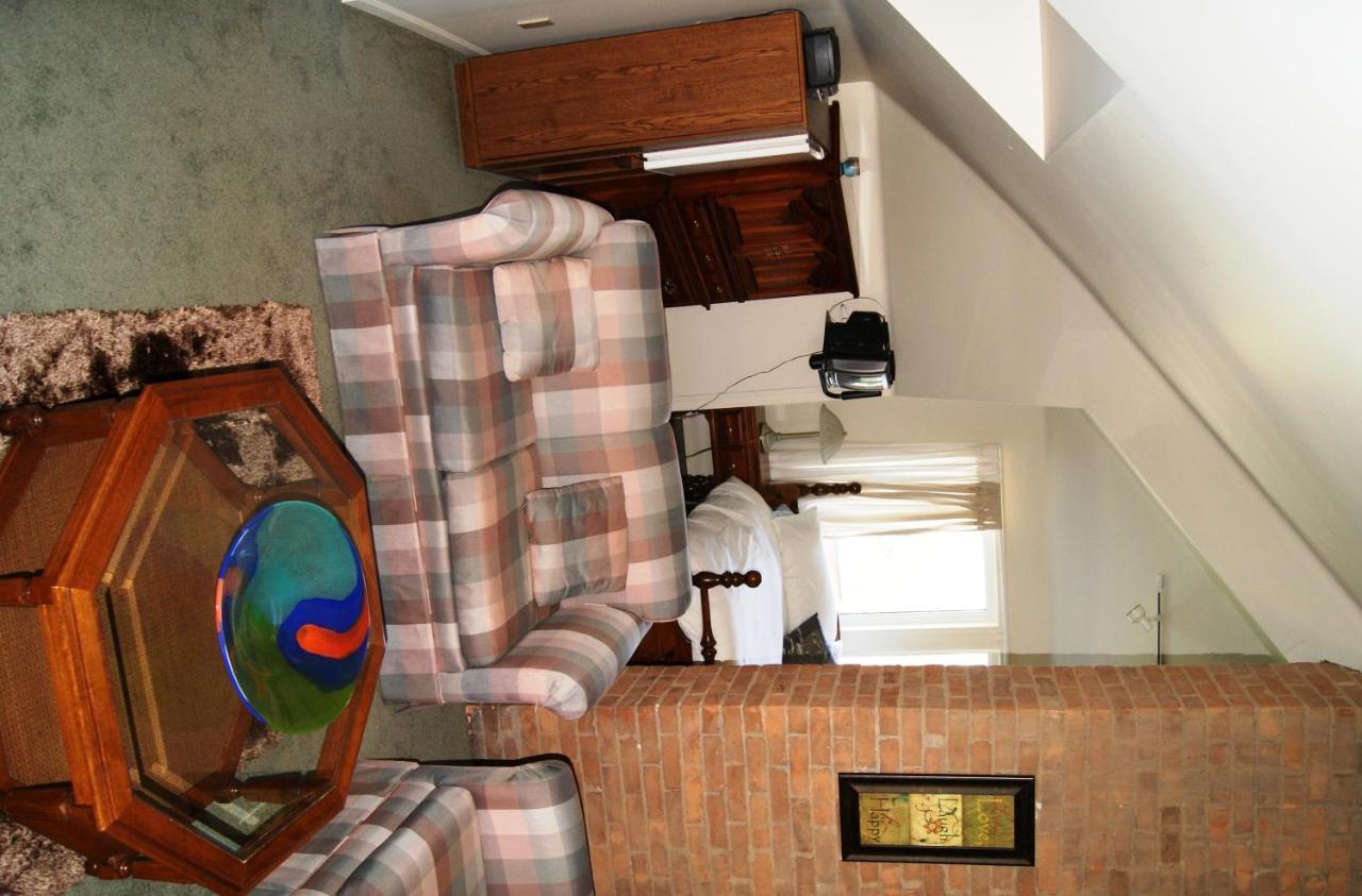 Ye Olde Walkerville Bed & Breakfast Windsor Exterior photo