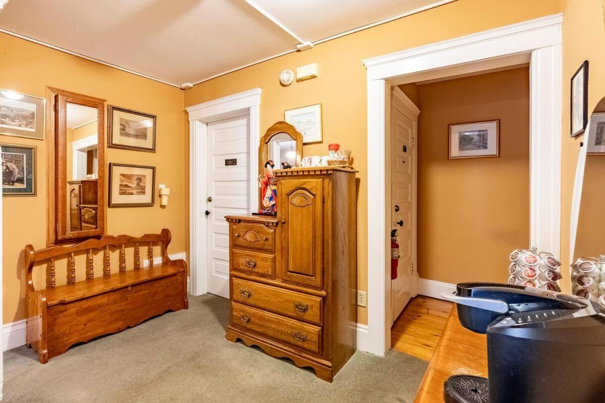 Ye Olde Walkerville Bed & Breakfast Windsor Exterior photo