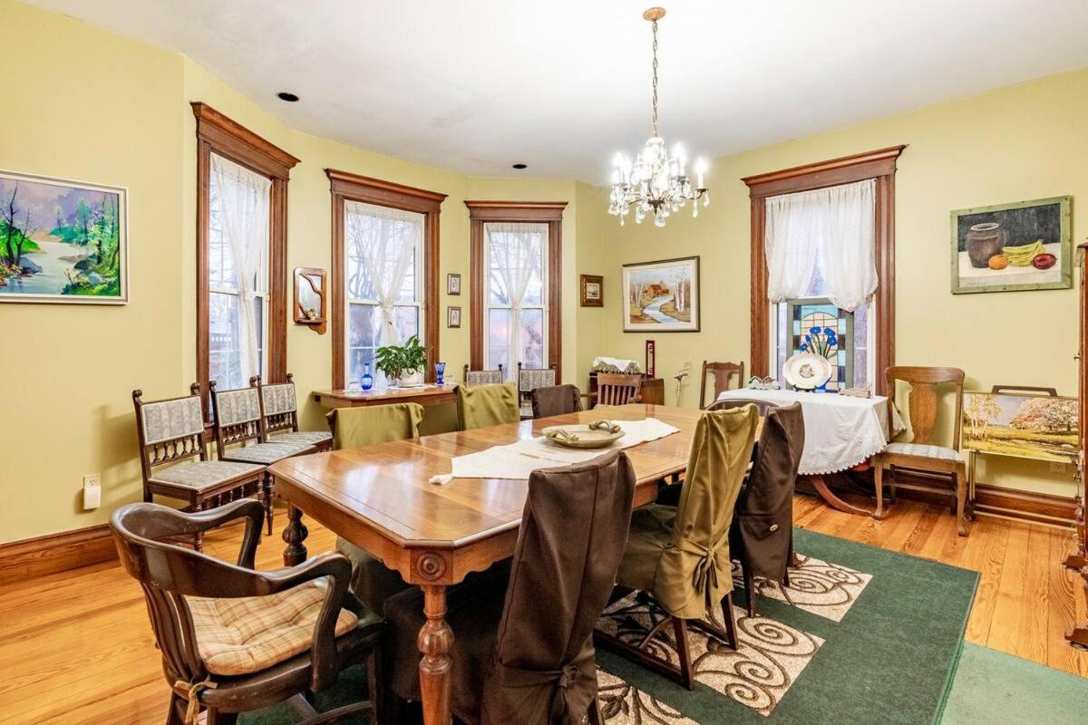 Ye Olde Walkerville Bed & Breakfast Windsor Exterior photo